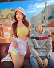 Anushka Sen cb background face Cut