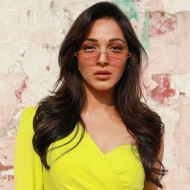 kiaraaliaadvani In Yellow Cloth New Hd Image Wallpaper Download Photoshot