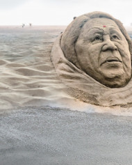 Lata Mangeshkar editing background